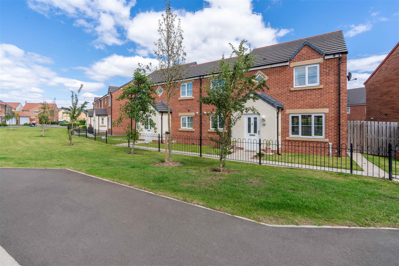 3 bed semi-detached house for sale in Nuthatch Close, Wideopen 33