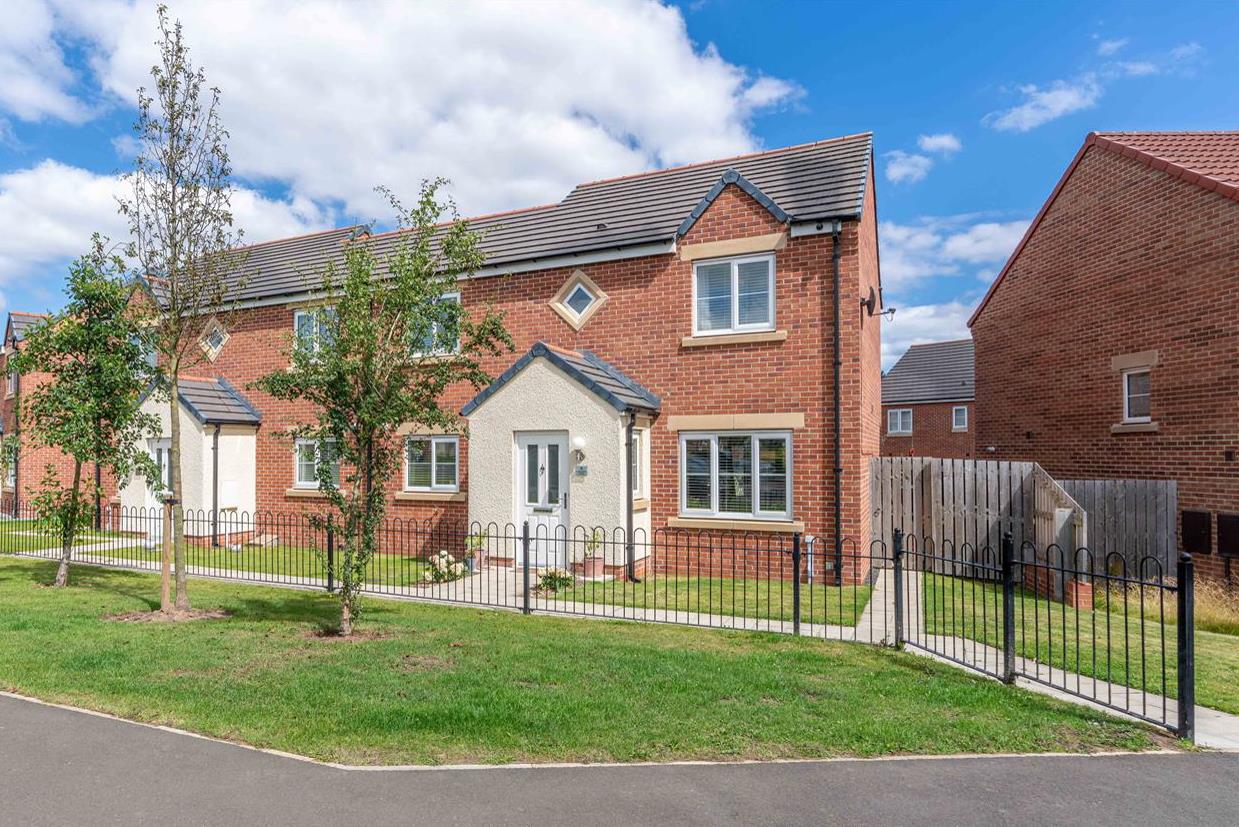 3 bed semi-detached house for sale in Nuthatch Close, Wideopen 0