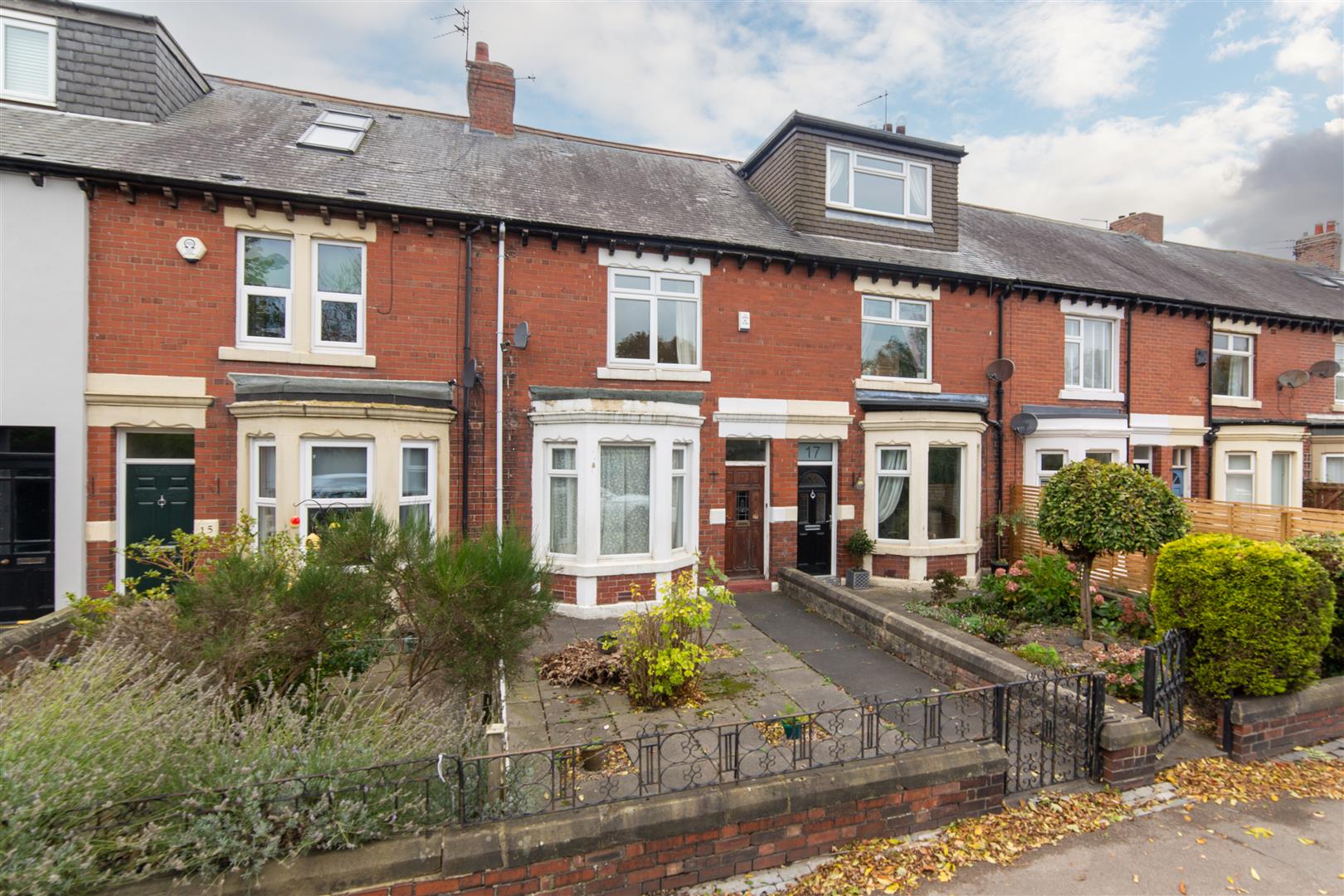 2 bed terraced house for sale in Park View, Newcastle Upon Tyne  - Property Image 1