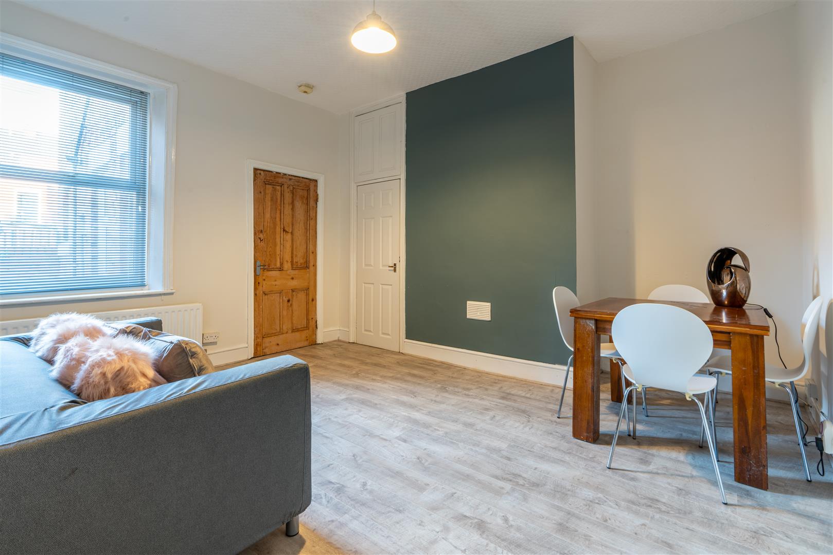 2 bed flat to rent in Simonside Terrace, Newcastle Upon Tyne, NE6 