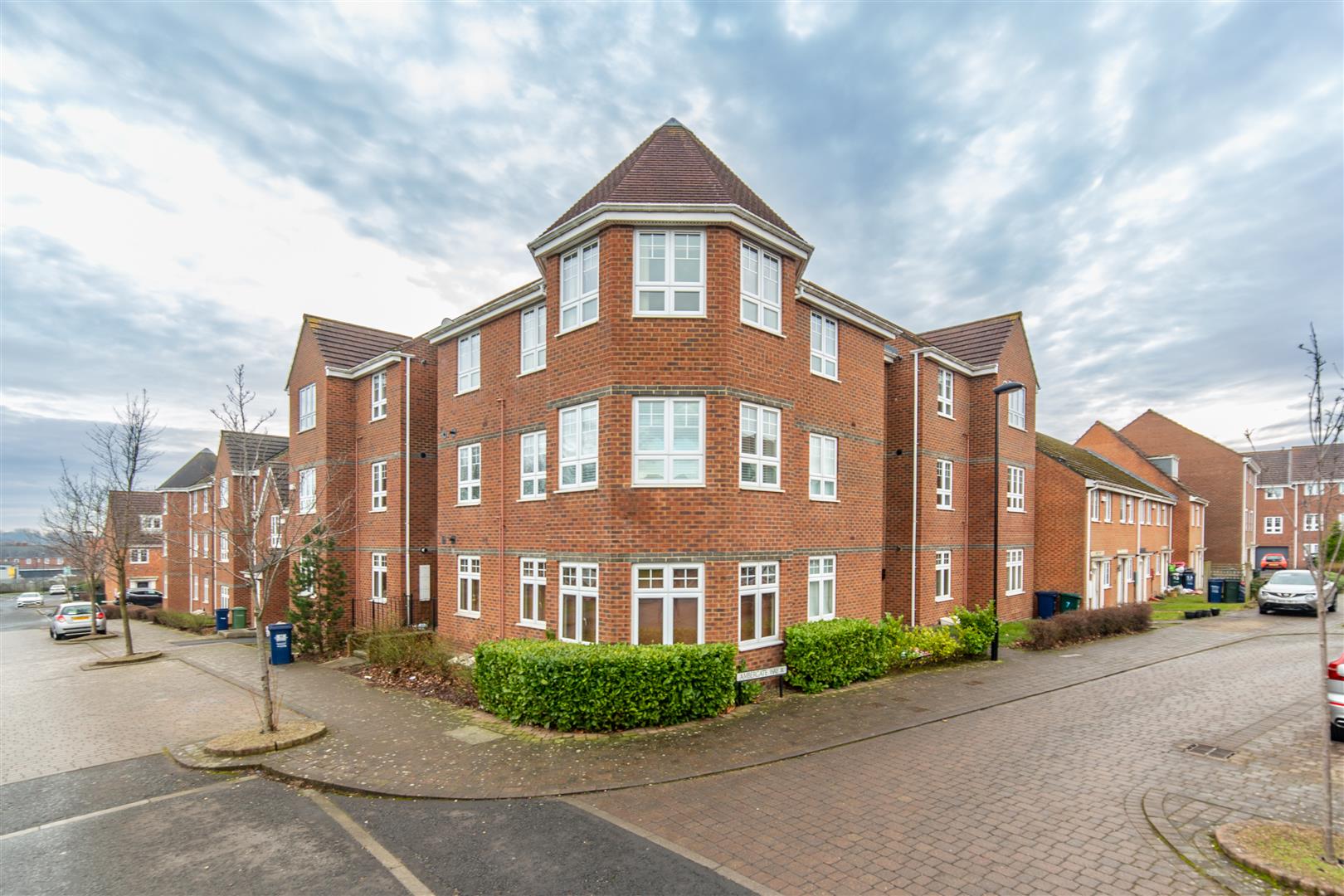 2 bed flat for sale in Ambergate Way, Newcastle Upon Tyne - Property Image 1