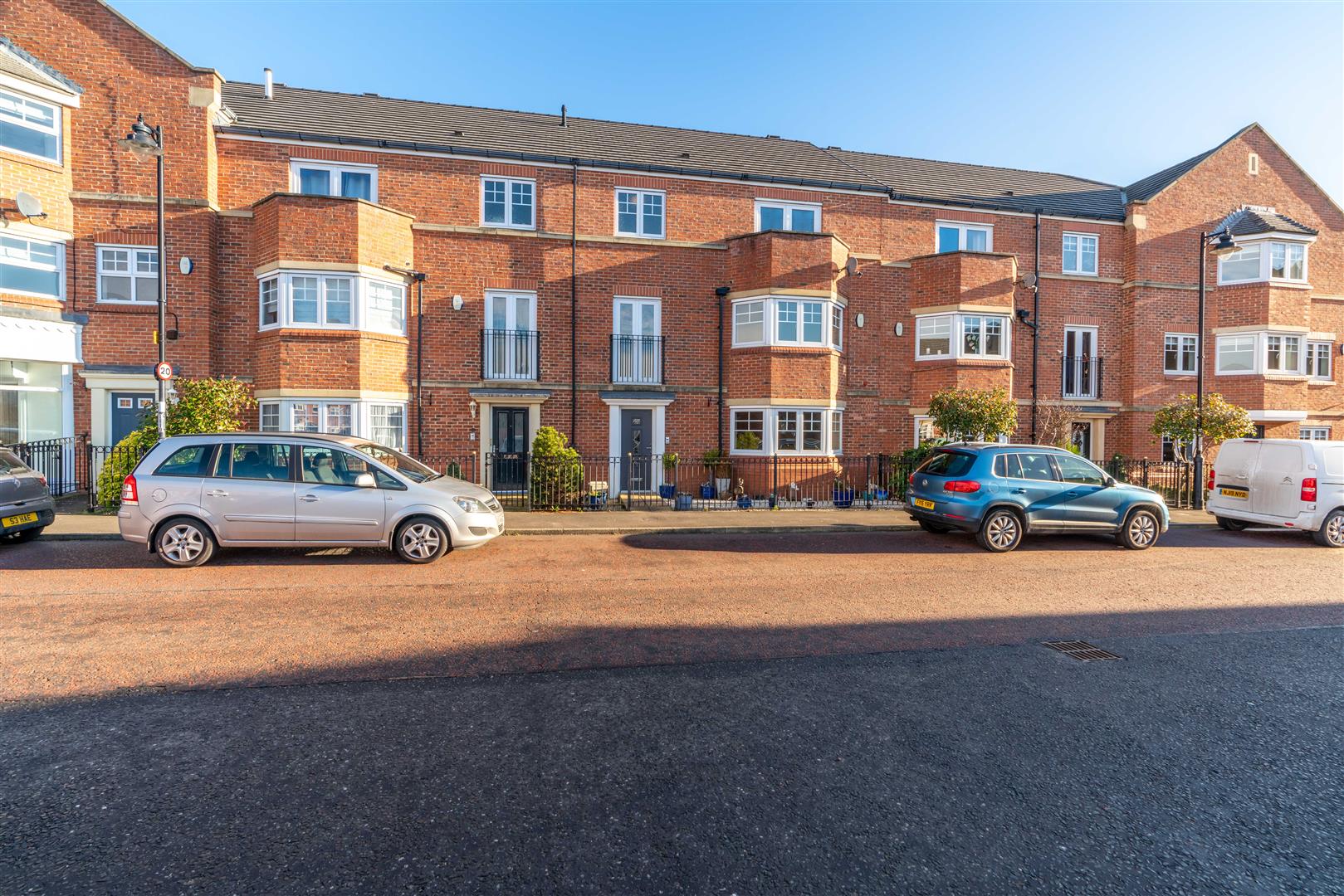 5 bed town house for sale in Featherstone Grove, Great Park, NE3 