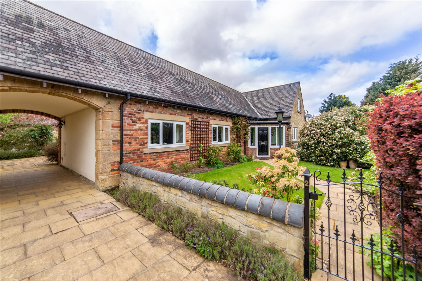 4 bed barn conversion for sale in Shadfen Farm Mews, Shadfen  - Property Image 1