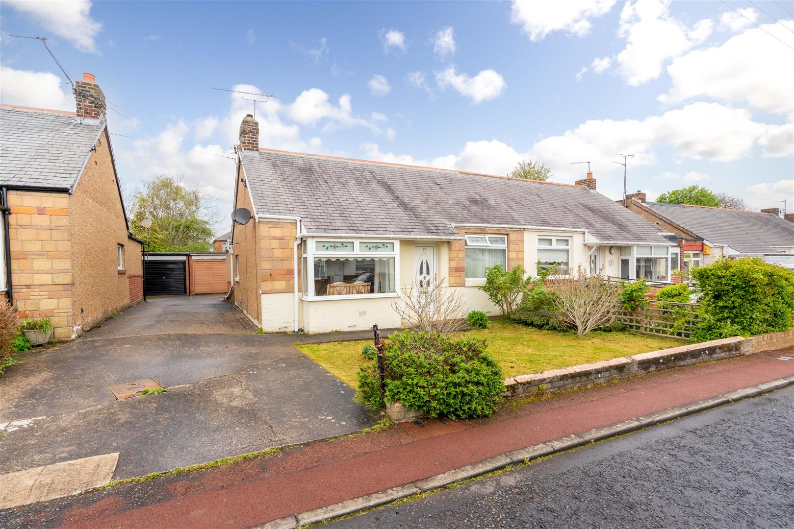 2 bed semi-detached bungalow for sale in Brunton Avenue, Fawdon  - Property Image 1
