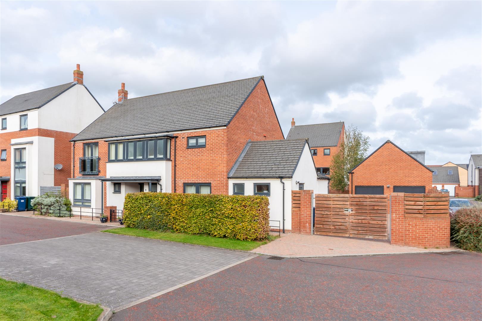 4 bed detached house to rent in Learmouth Way, Great Park, NE13