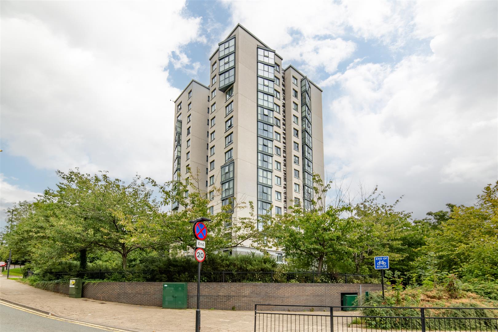2 bed flat for sale in Park Road, Newcastle Upon Tyne  - Property Image 1