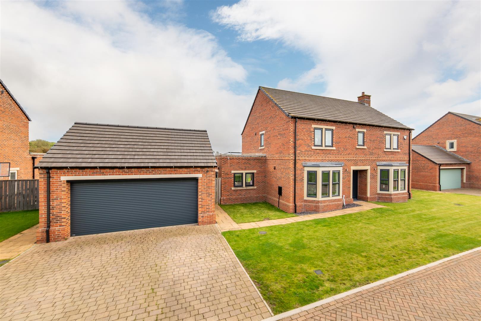 4 bed detached house for sale in Field View, Newcastle Upon Tyne - Property Image 1