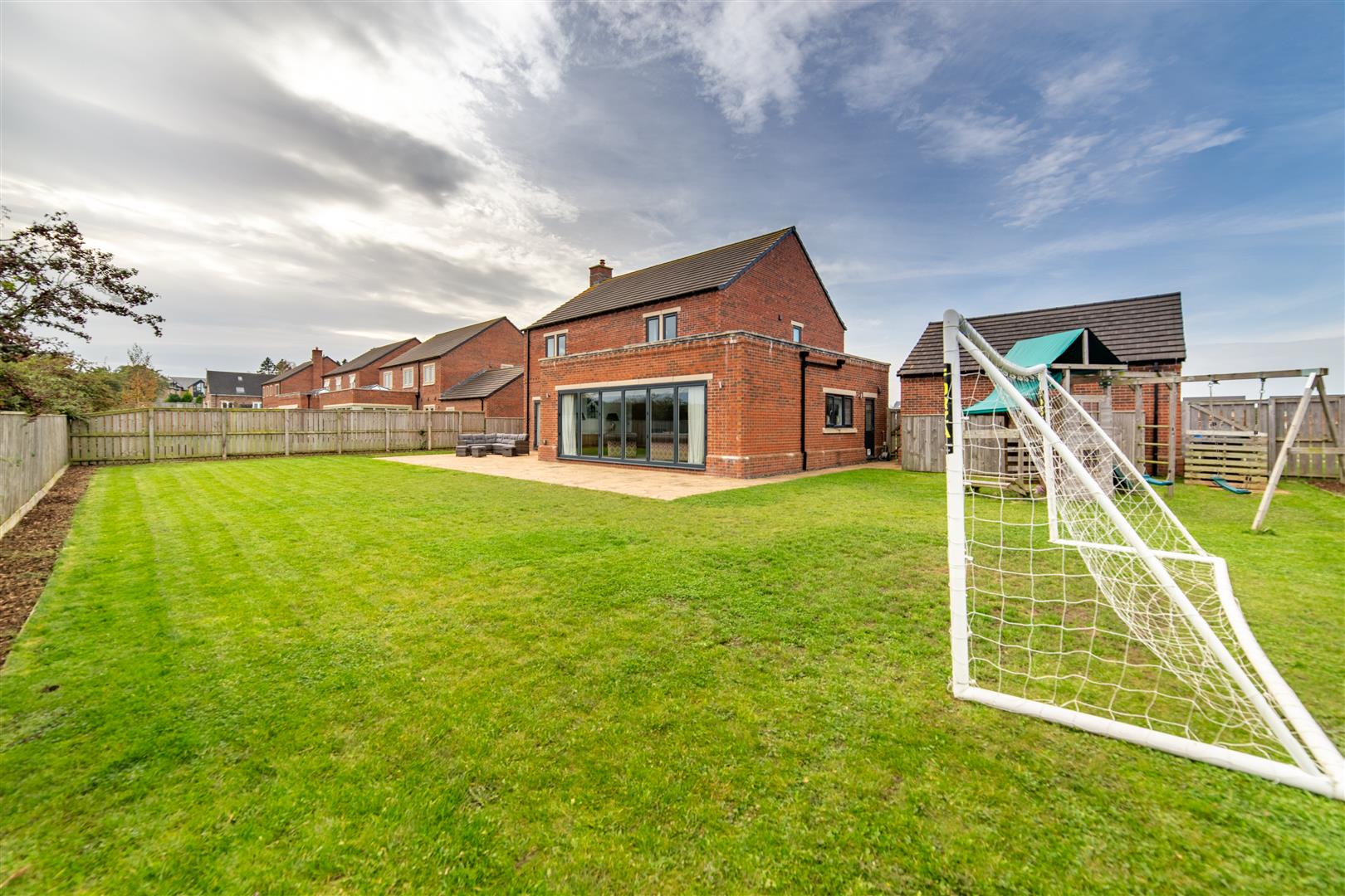 4 bed detached house for sale in Field View, Newcastle Upon Tyne  - Property Image 37
