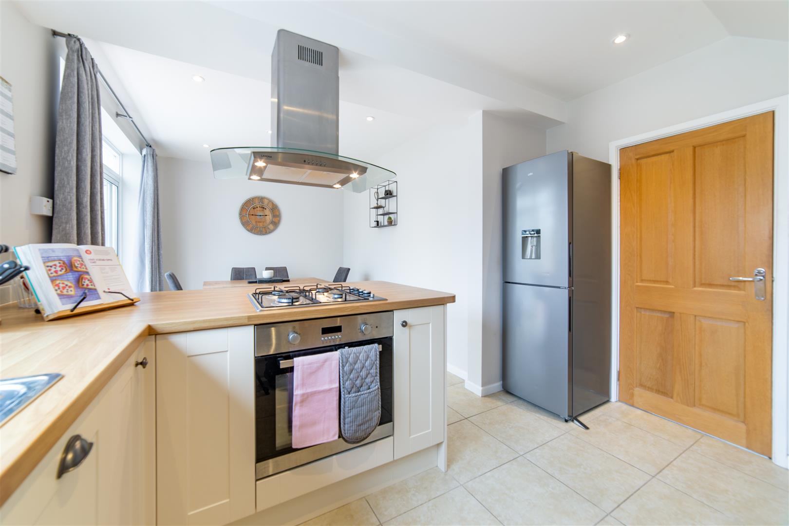 3 bed semi-detached house for sale in Berkeley Square, Newcastle Upon Tyne  - Property Image 8