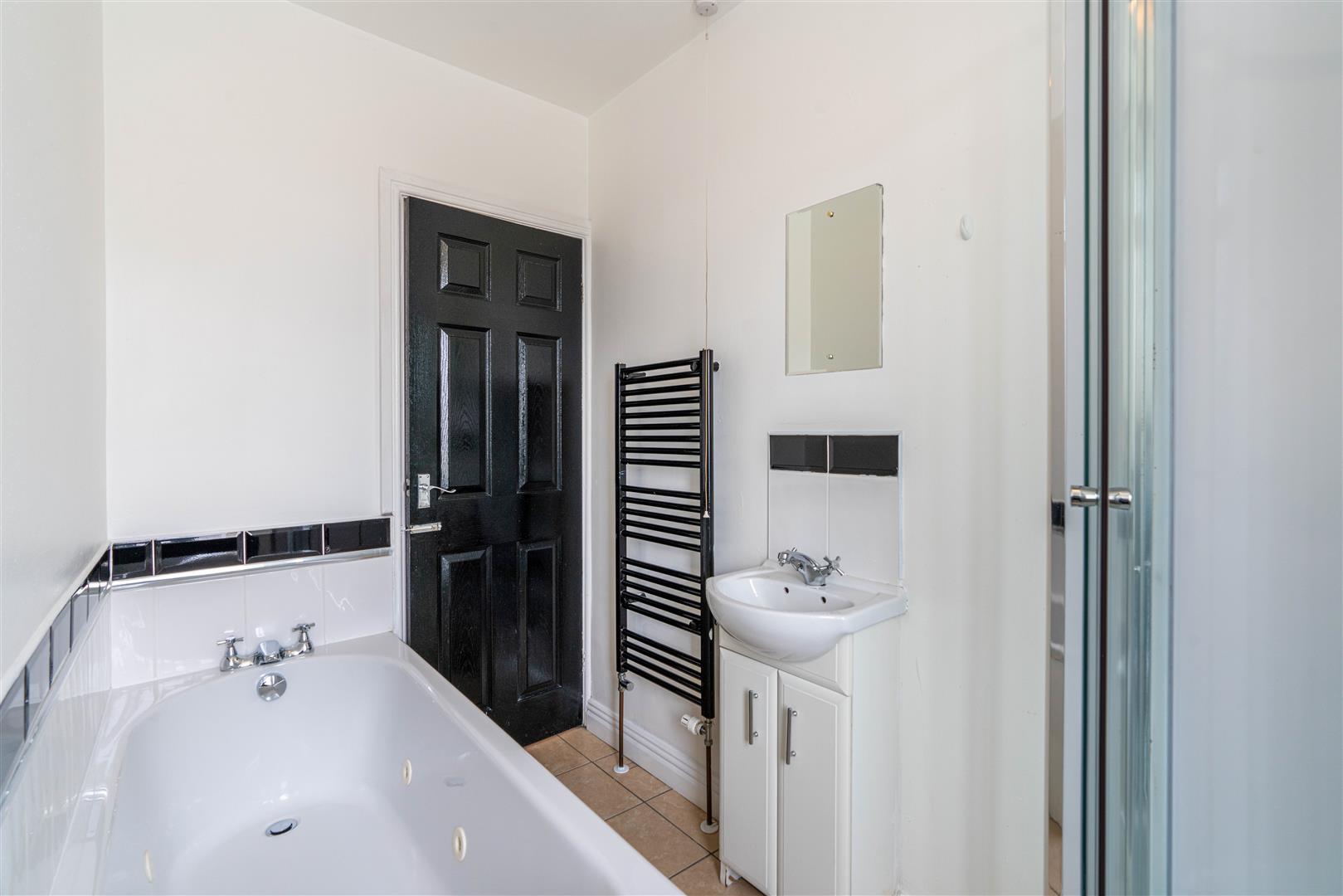 2 bed flat for sale in Addycombe Terrace, Heaton  - Property Image 7
