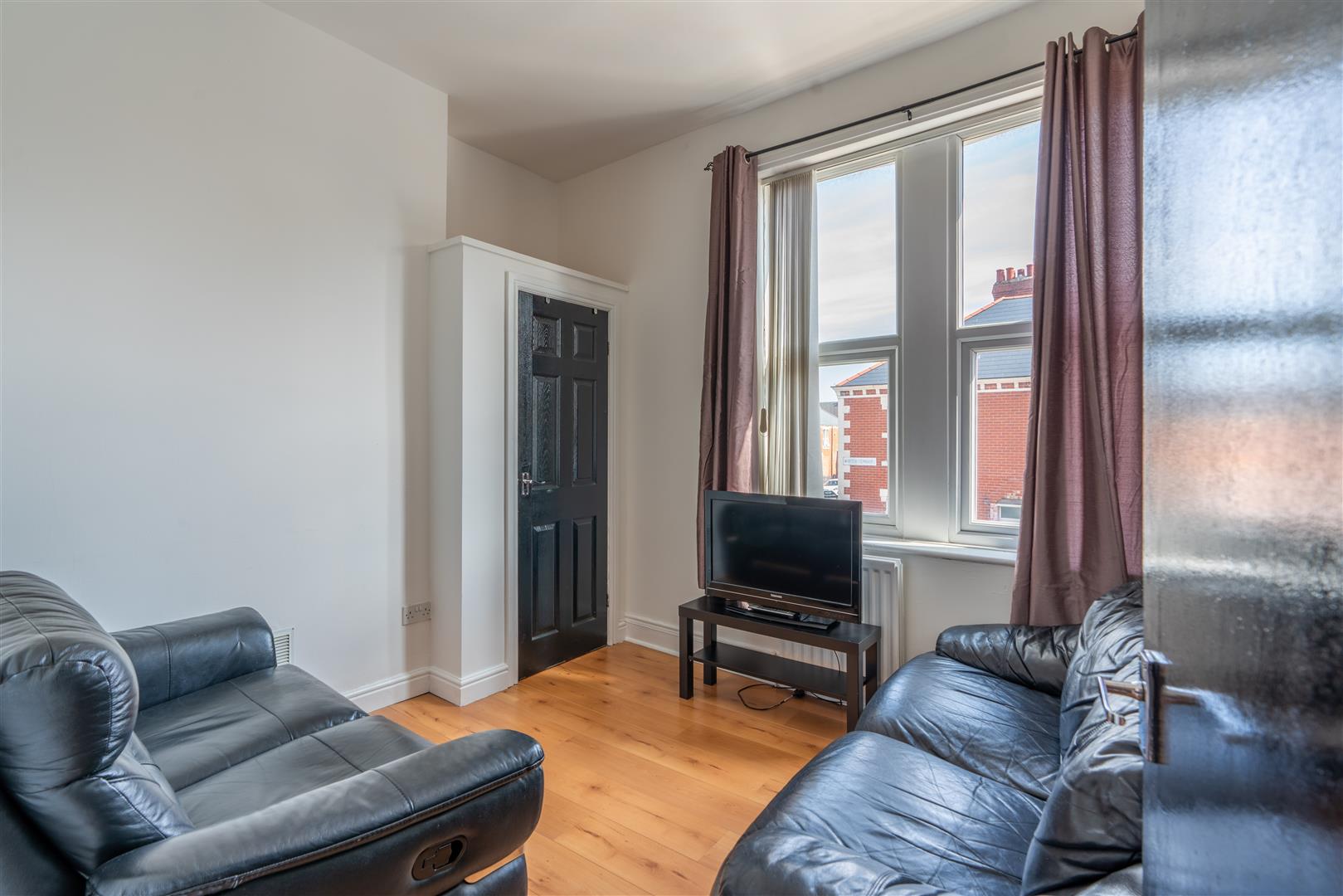 2 bed flat for sale in Addycombe Terrace, Heaton  - Property Image 3
