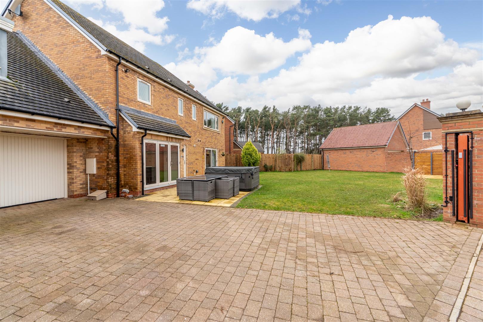 5 bed detached house for sale in Beamish Way, Morpeth  - Property Image 9