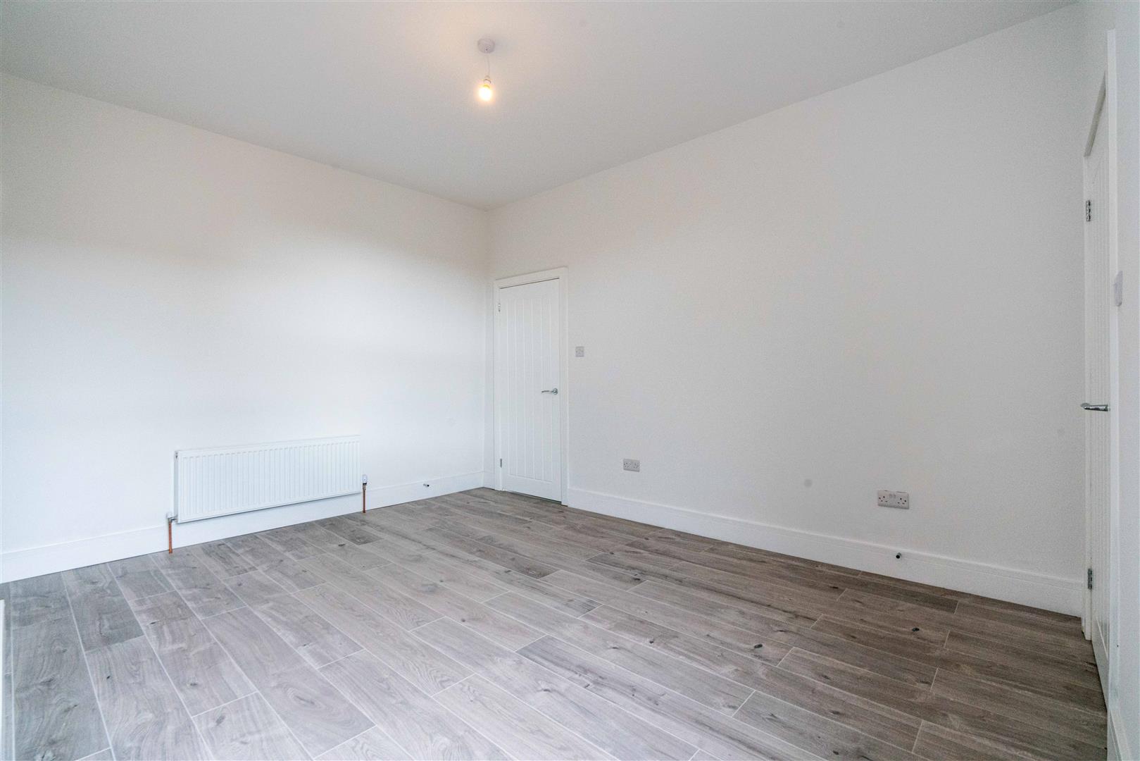 3 bed flat to rent in Lansdowne Road, Longbenton 11