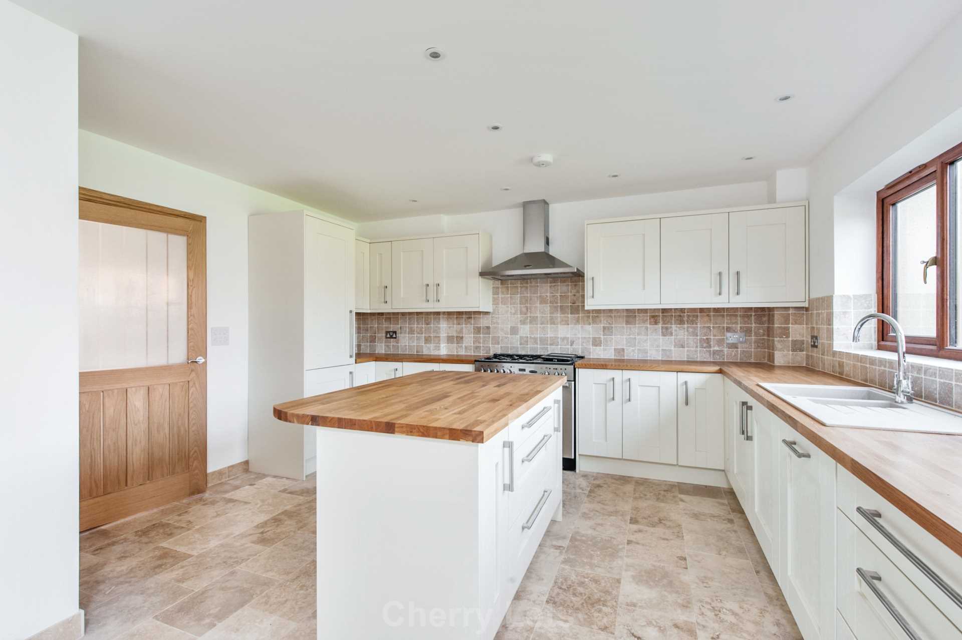 5 bed terraced house to rent in Earls Lane, Banbury  - Property Image 2