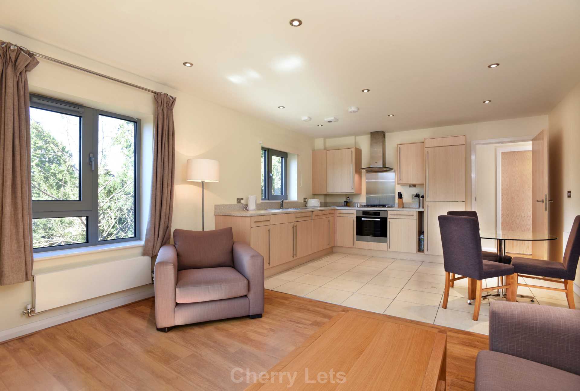 2 bed flat to rent in Hightown Gardens, Banbury, OX16  - Property Image 2