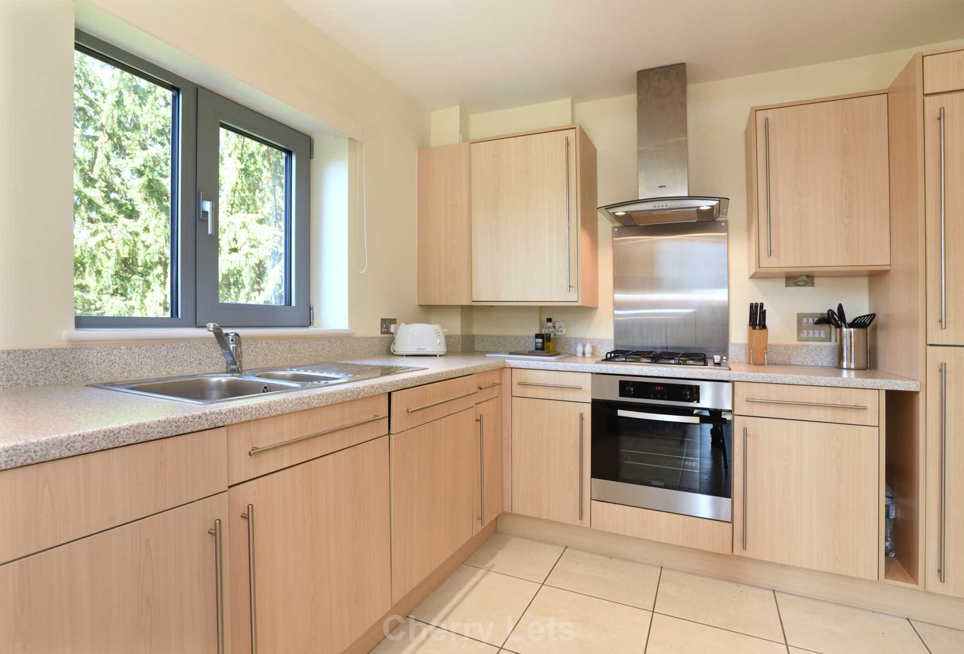 2 bed flat to rent in Hightown Gardens, Banbury, OX16  - Property Image 11