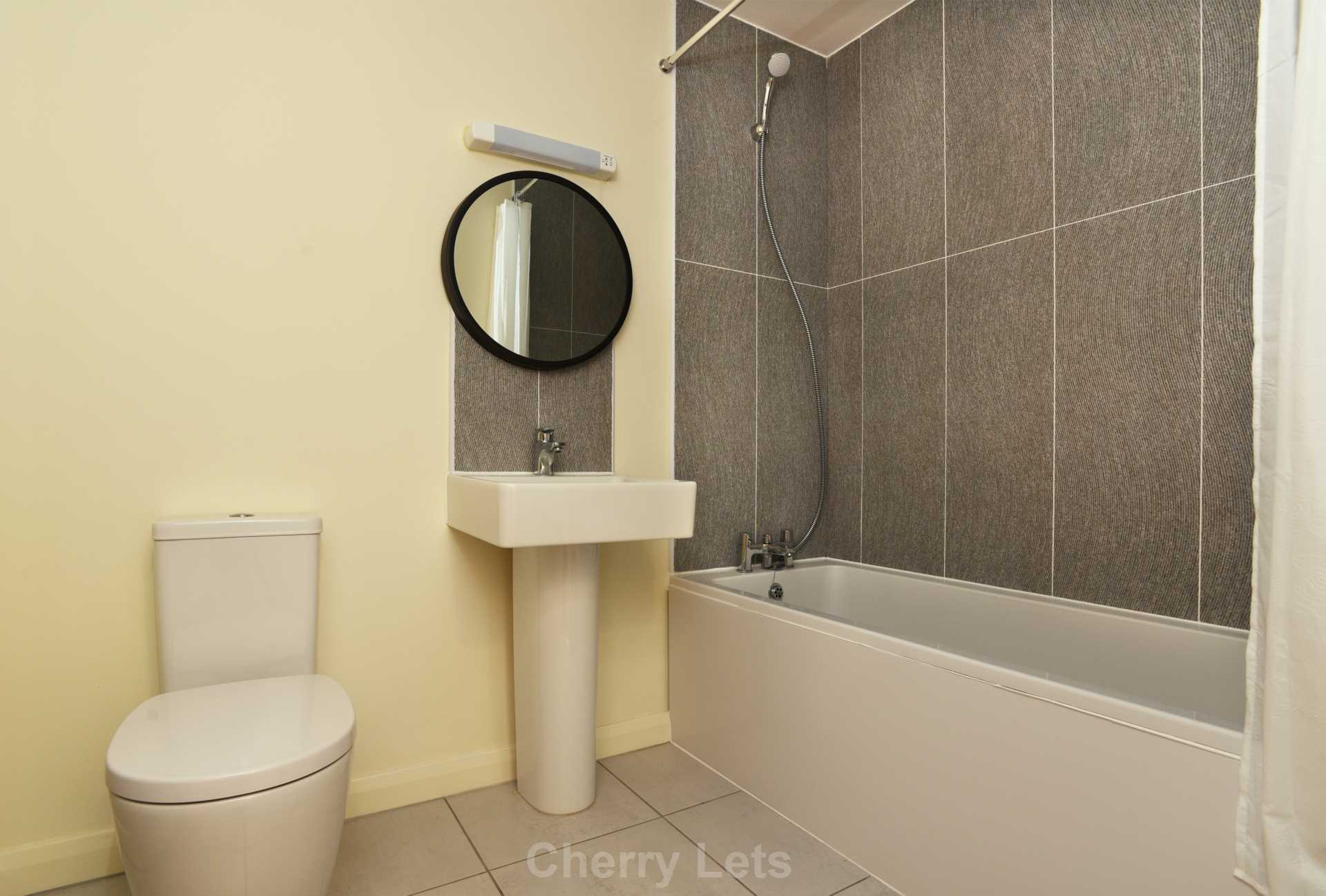 2 bed flat to rent in Hightown Gardens, Banbury, OX16 13