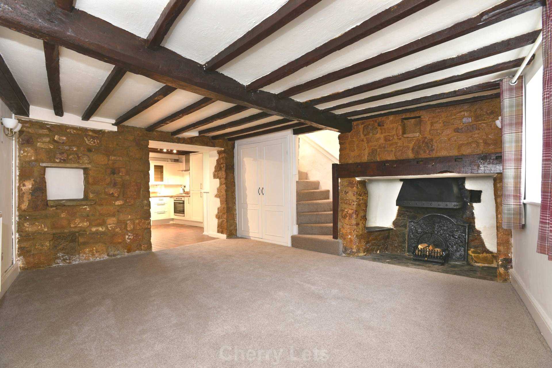 2 bed cottage to rent in Thimble Cottage, Market Place, Banbury  - Property Image 2