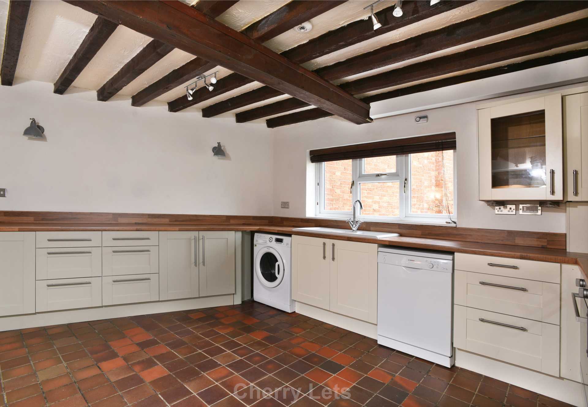 2 bed cottage to rent in Thimble Cottage, Market Place, Banbury  - Property Image 3