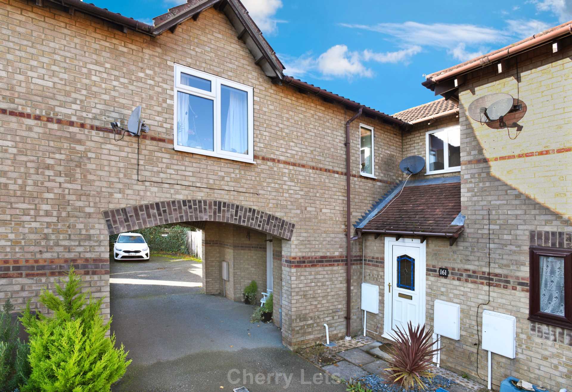 3 bed terraced house to rent in Willow Drive, Bicester - Property Image 1