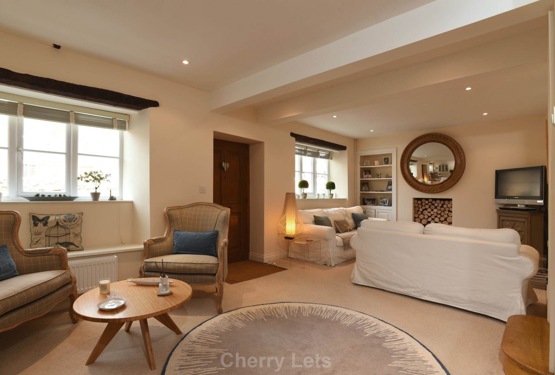 4 bed semi-detached house to rent in High Street, Bloxham, OX15 4