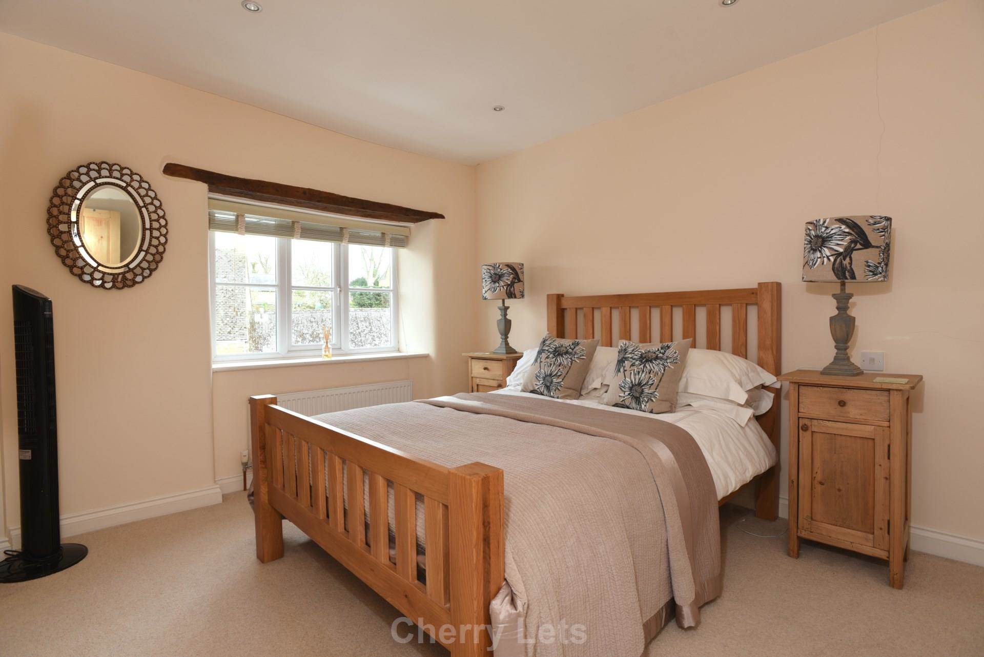 4 bed semi-detached house to rent in High Street, Bloxham, OX15 7