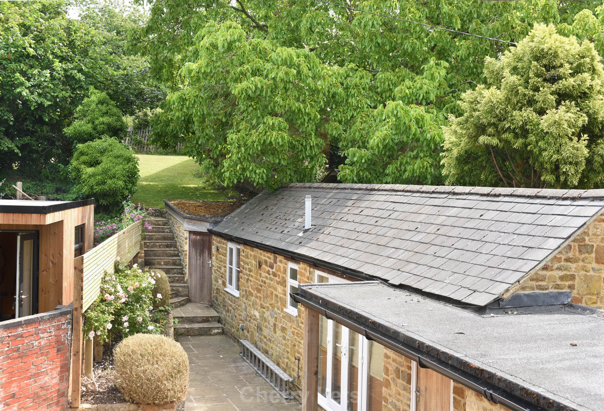 4 bed semi-detached house to rent in High Street, Bloxham, OX15 10