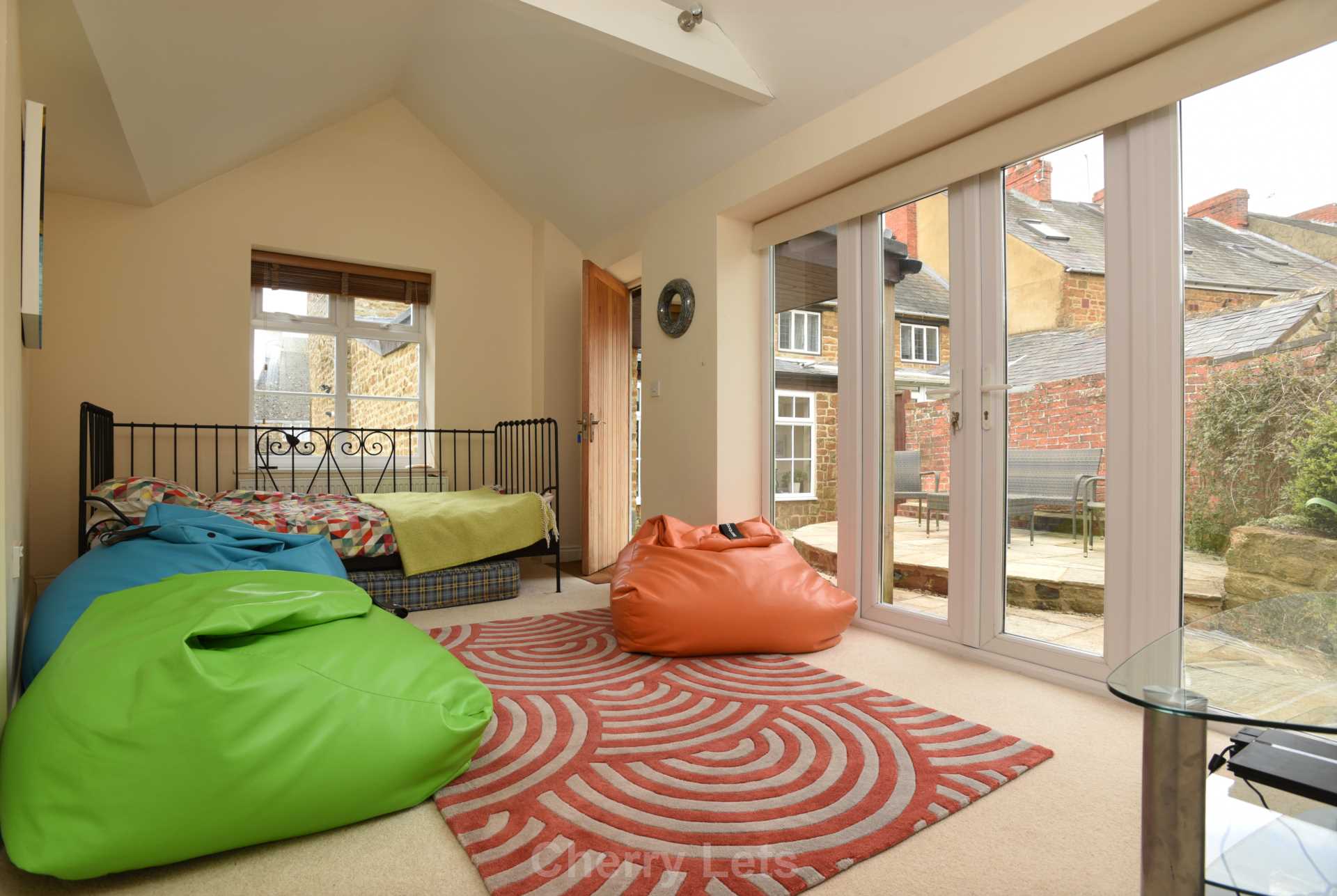 4 bed semi-detached house to rent in High Street, Bloxham, OX15 11