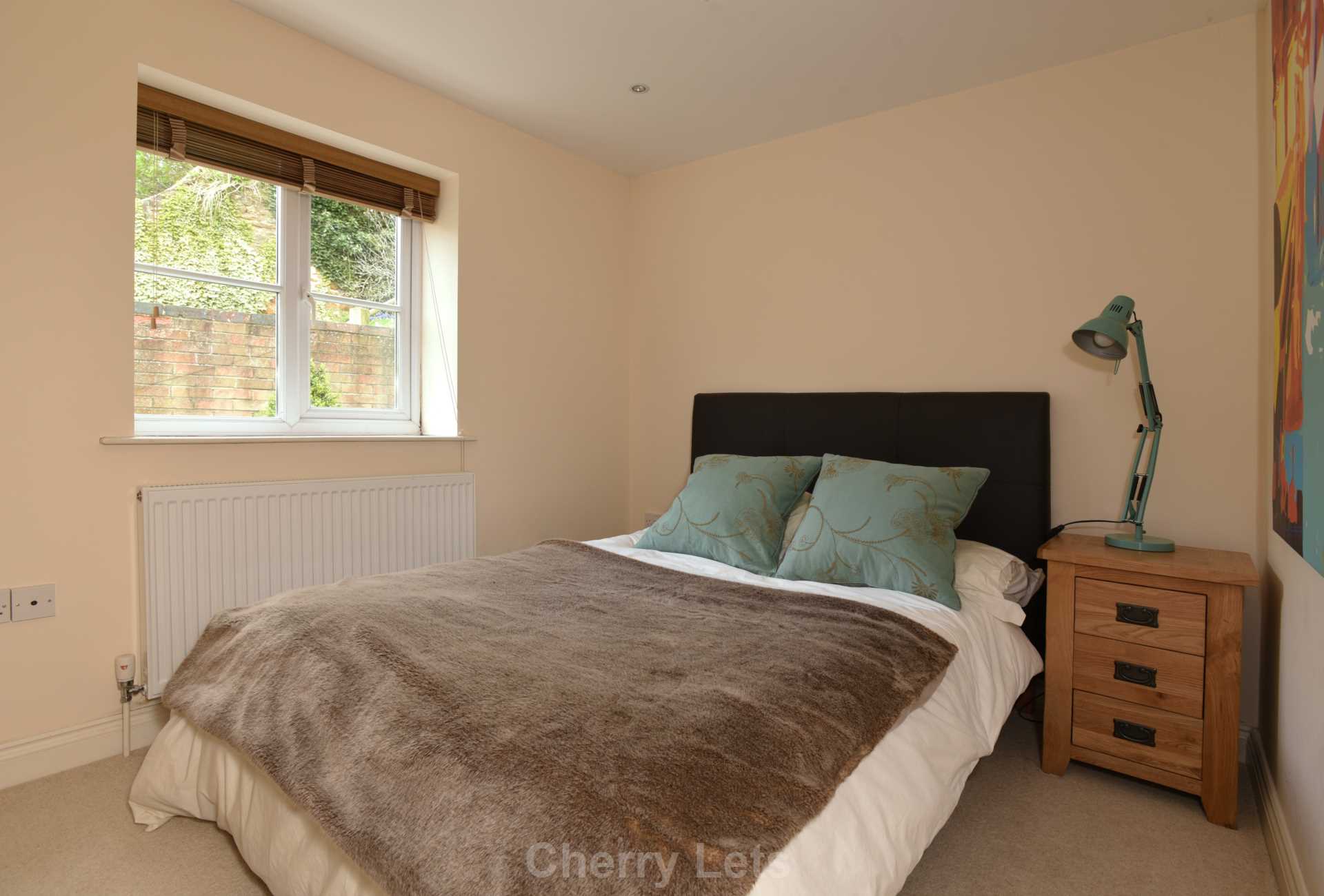 4 bed semi-detached house to rent in High Street, Bloxham, OX15 12