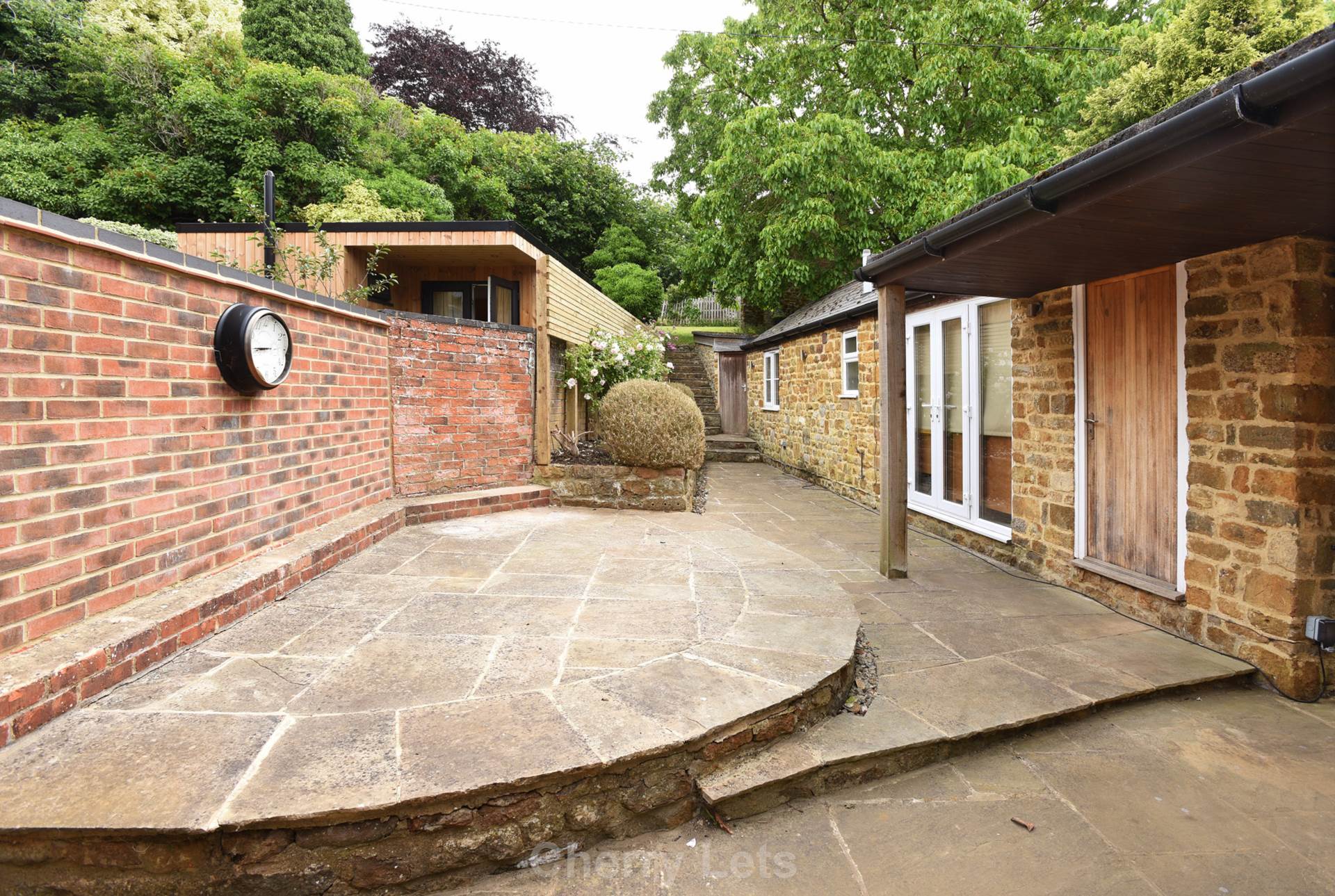 4 bed semi-detached house to rent in High Street, Bloxham, OX15 13