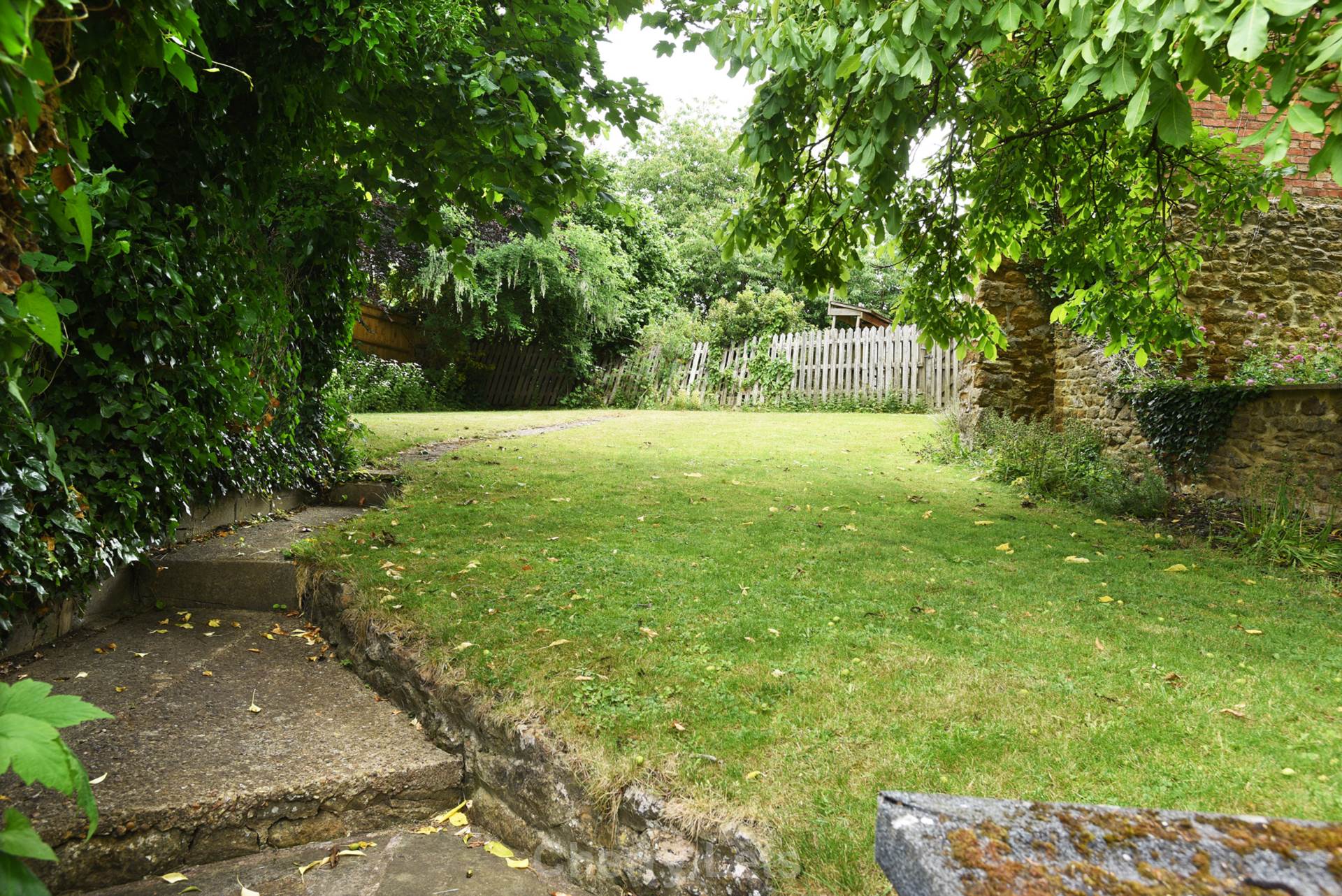 4 bed semi-detached house to rent in High Street, Bloxham, OX15 16