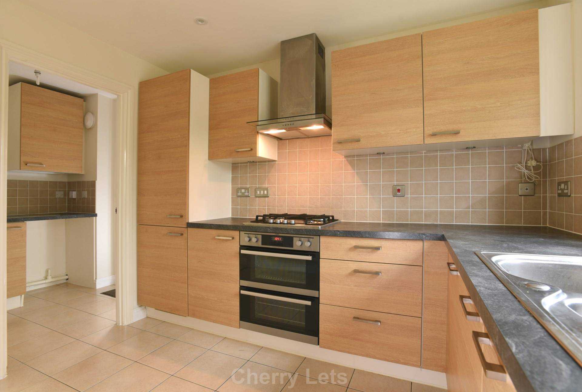 3 bed terraced house to rent  - Property Image 2