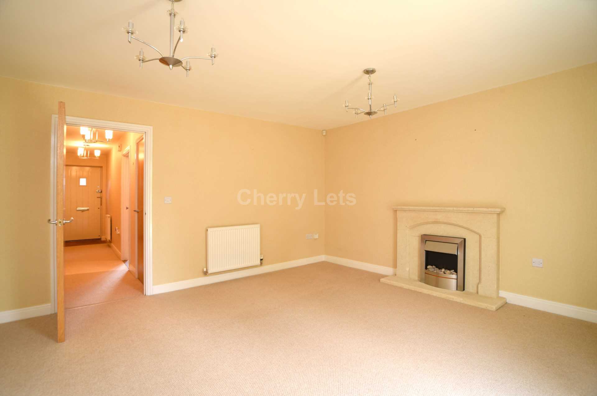 5 bed town house to rent in Saffron Close, Banbury, OX16 3