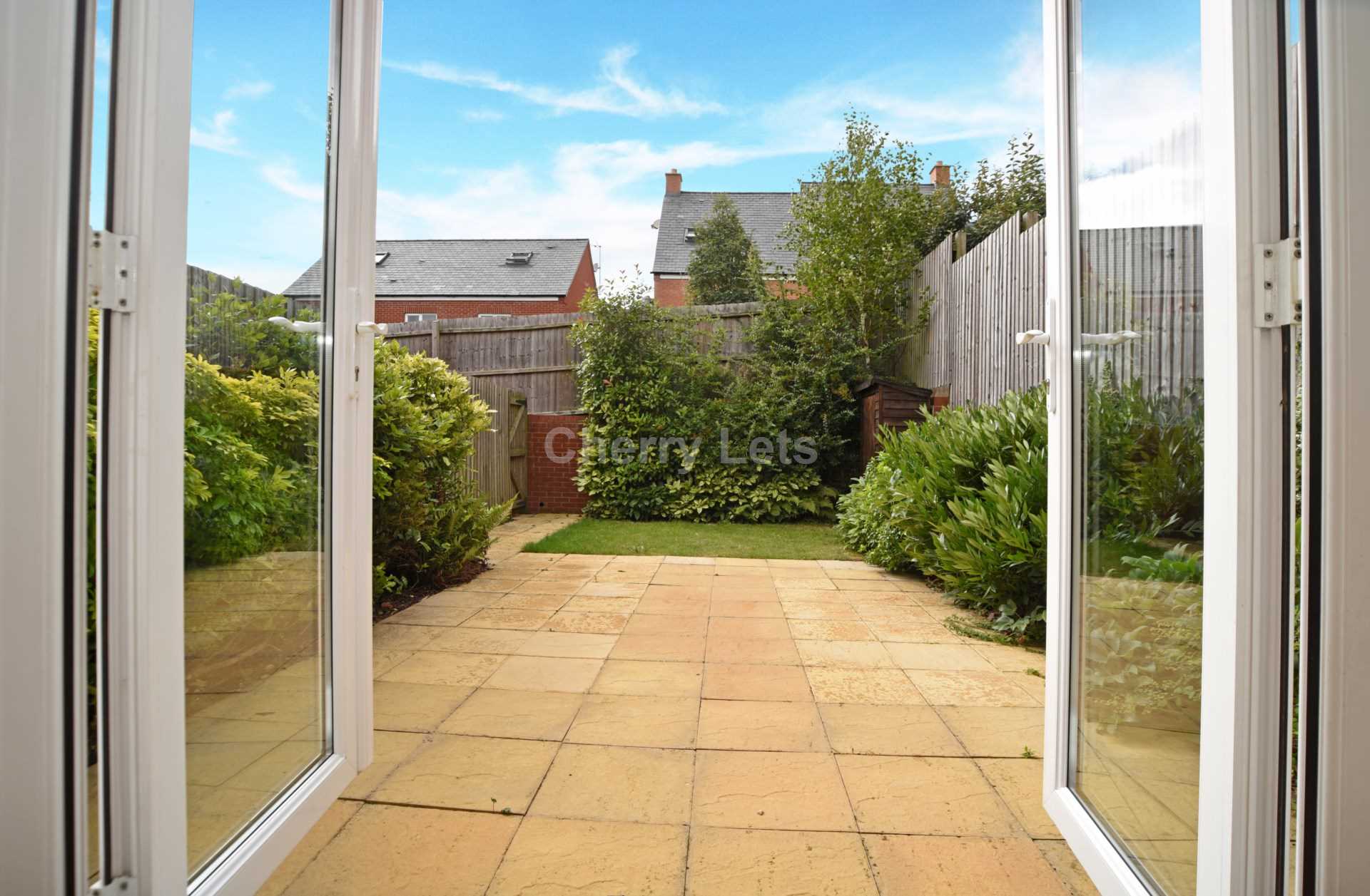 5 bed town house to rent in Saffron Close, Banbury, OX16 5