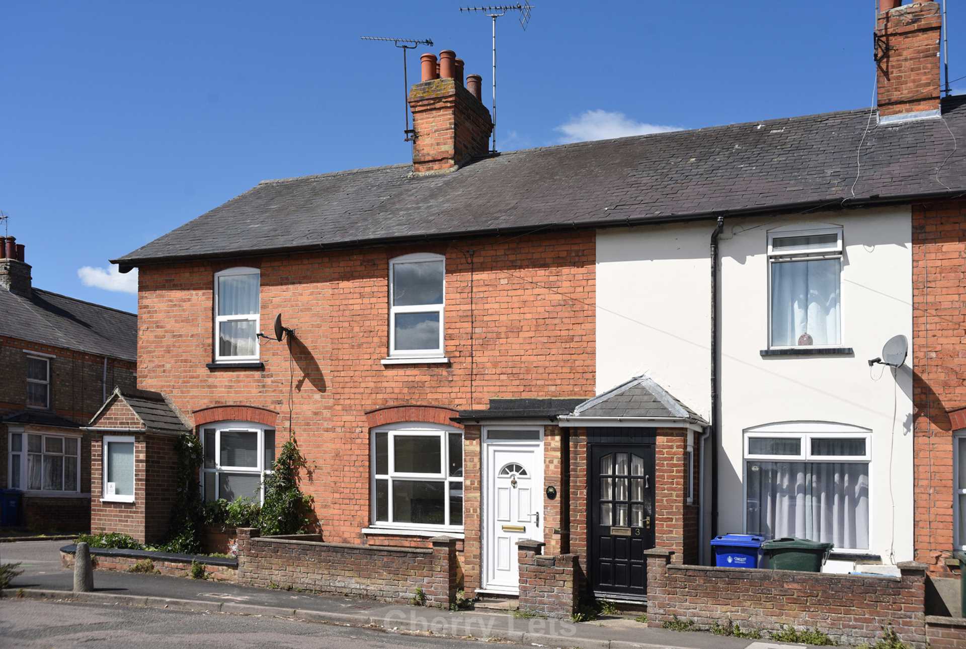 3 bed terraced house to rent in Manor Road, Grimsbury, Banbury 0