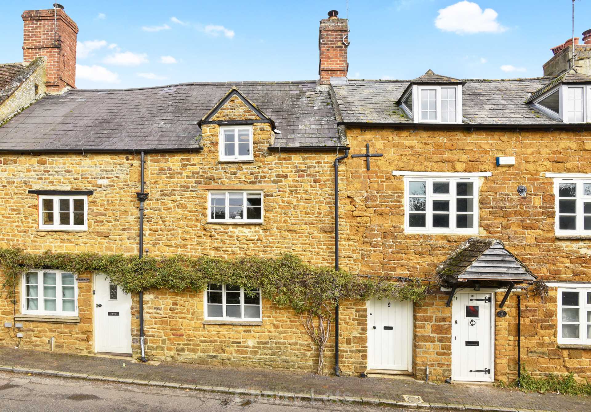 2 bed cottage to rent in Philcote Street, Banbury  - Property Image 1