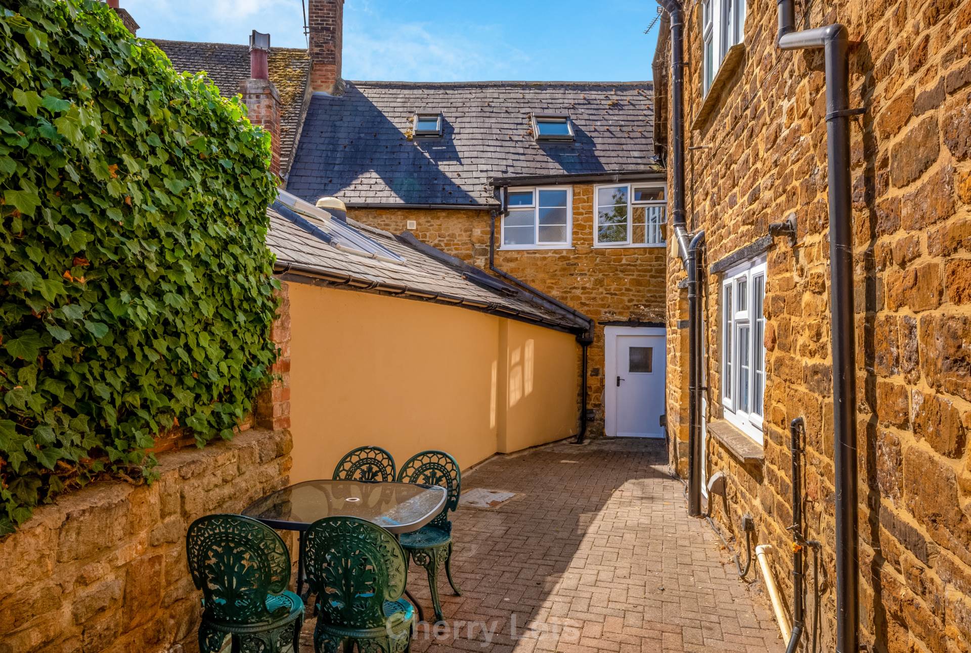 3 bed cottage to rent in Bull Ring, Banbury  - Property Image 15