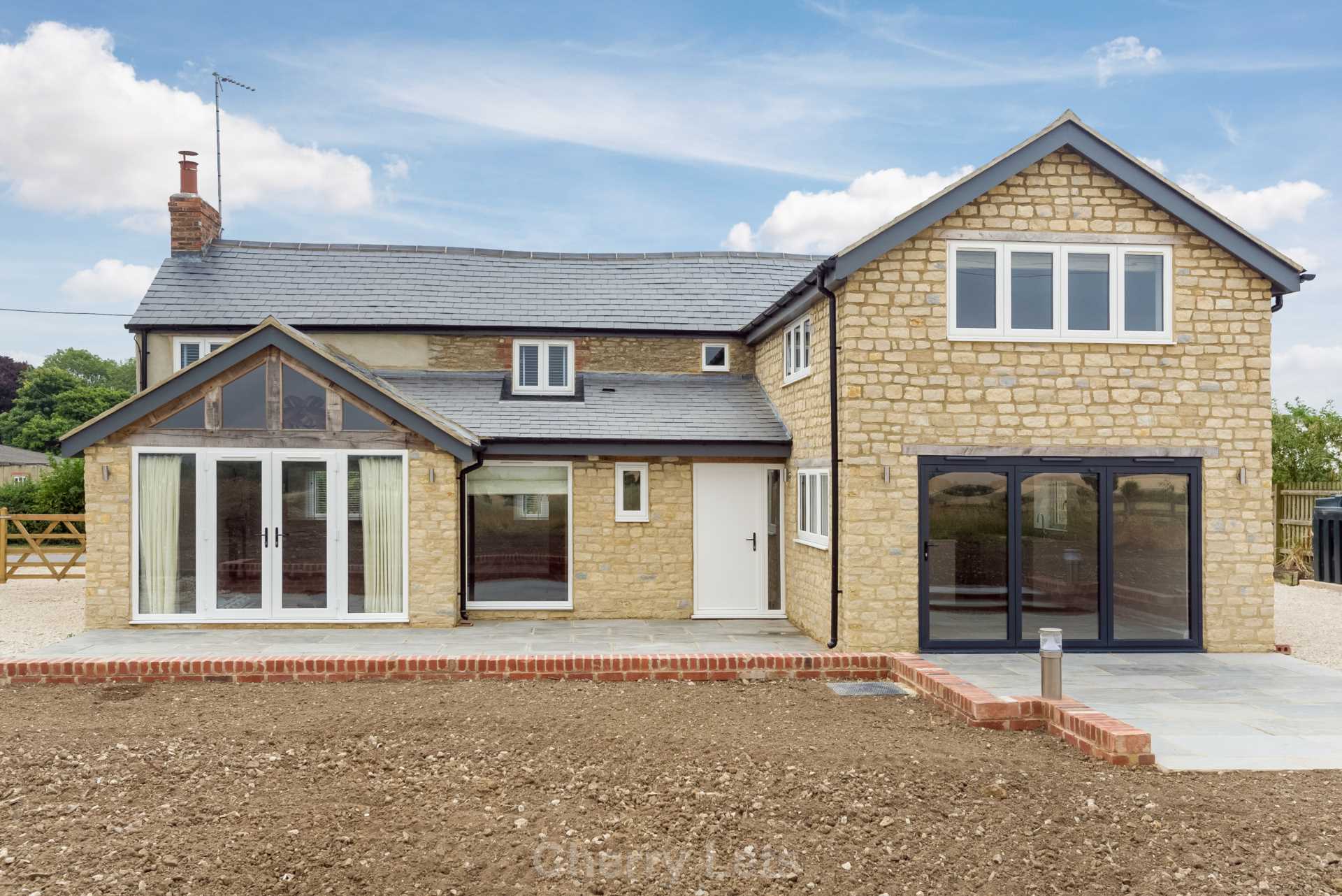 4 bed detached house to rent in Radstone, Brackley  - Property Image 2