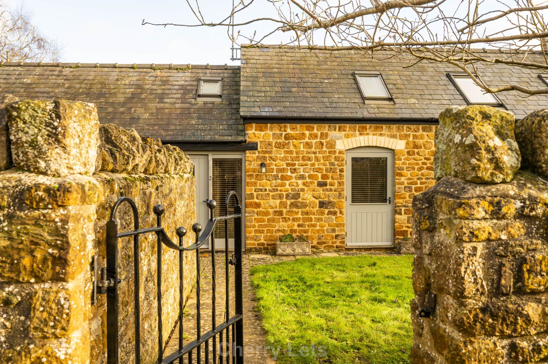 2 bed cottage to rent in Hempton Road, Banbury  - Property Image 1