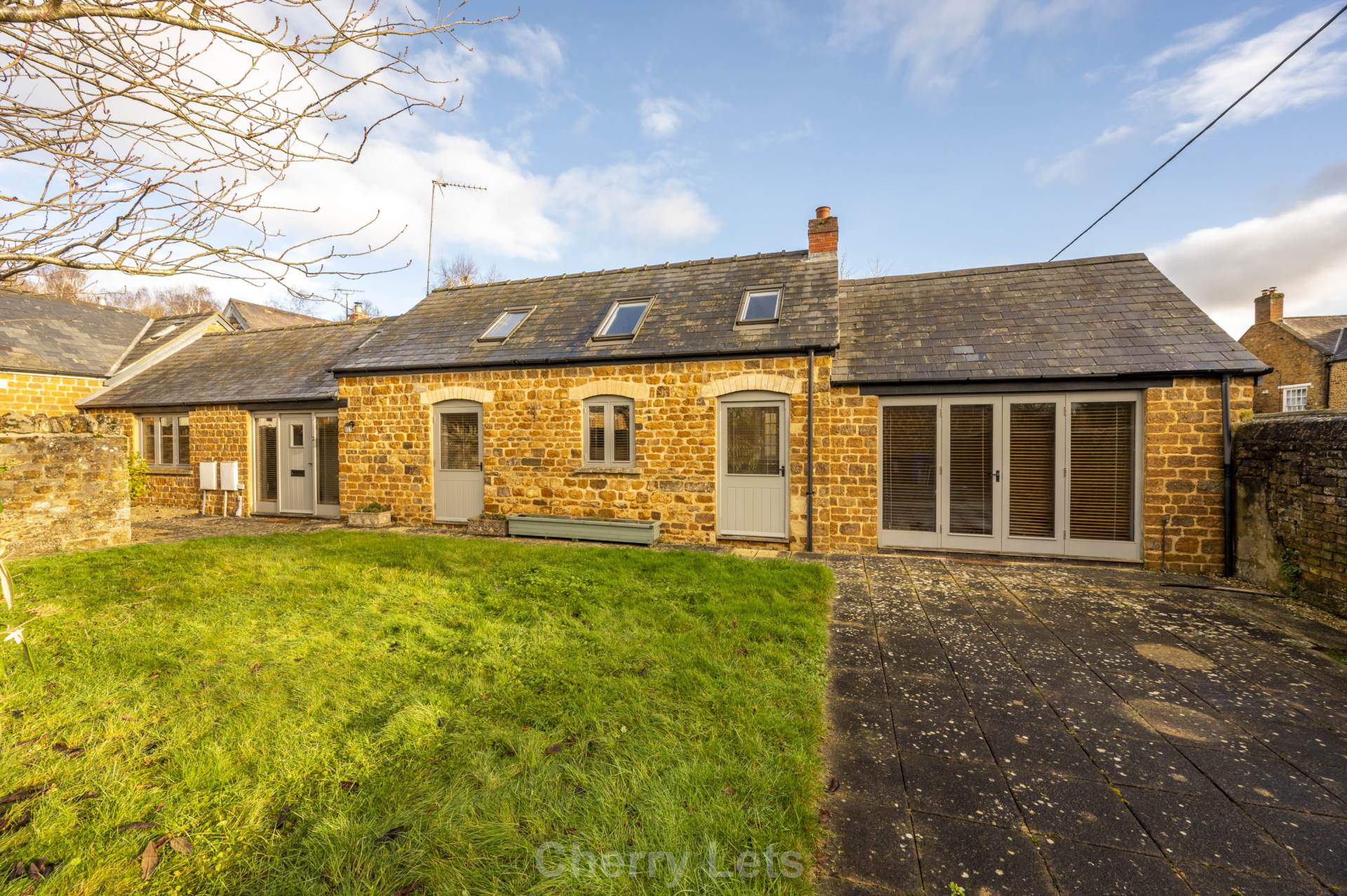 2 bed cottage to rent in Hempton Road, Banbury  - Property Image 2