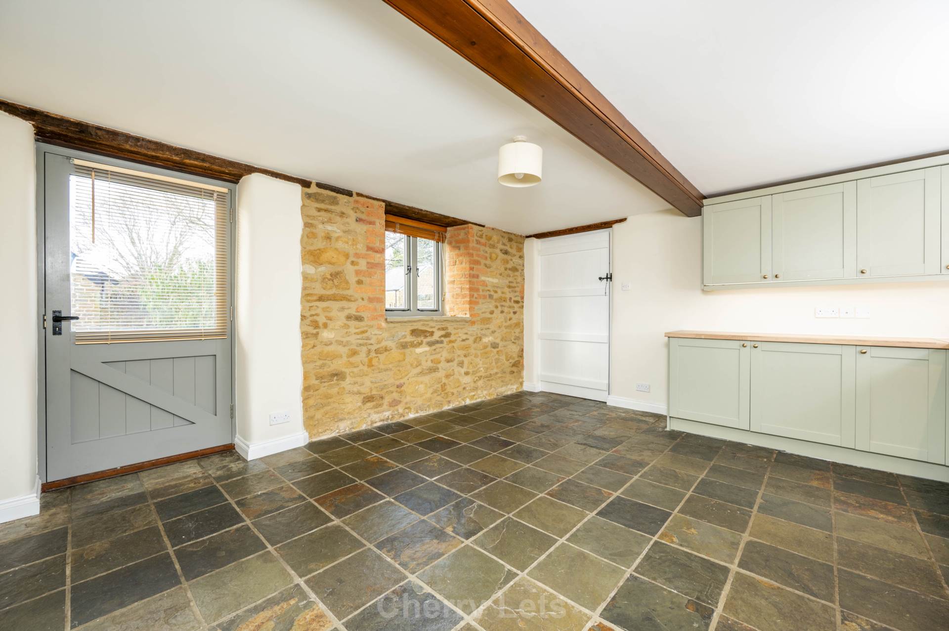 2 bed cottage to rent in Hempton Road, Banbury  - Property Image 3