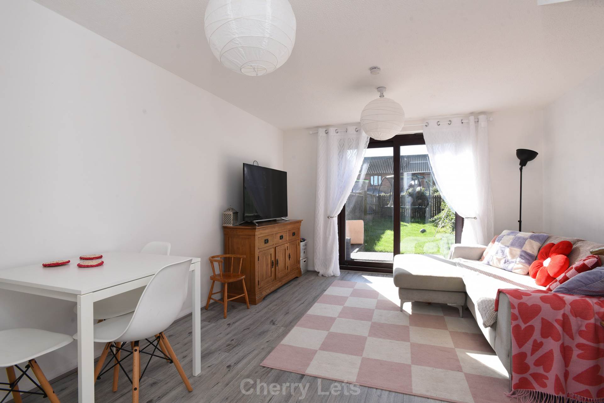 2 bed terraced house to rent in Mill Close, Deddington 1