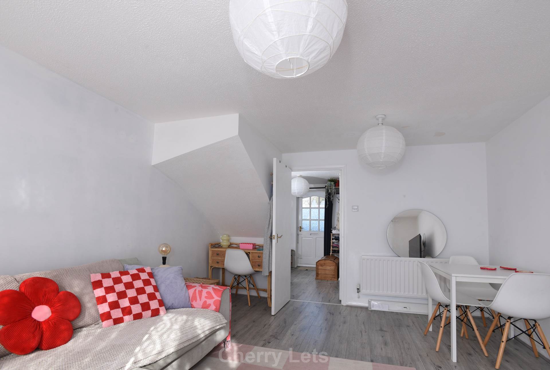 2 bed terraced house to rent in Mill Close, Deddington 2