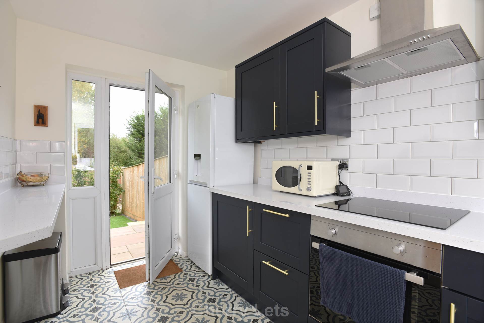 2 bed terraced house to rent in The Camellias, Banbury, OX16 2