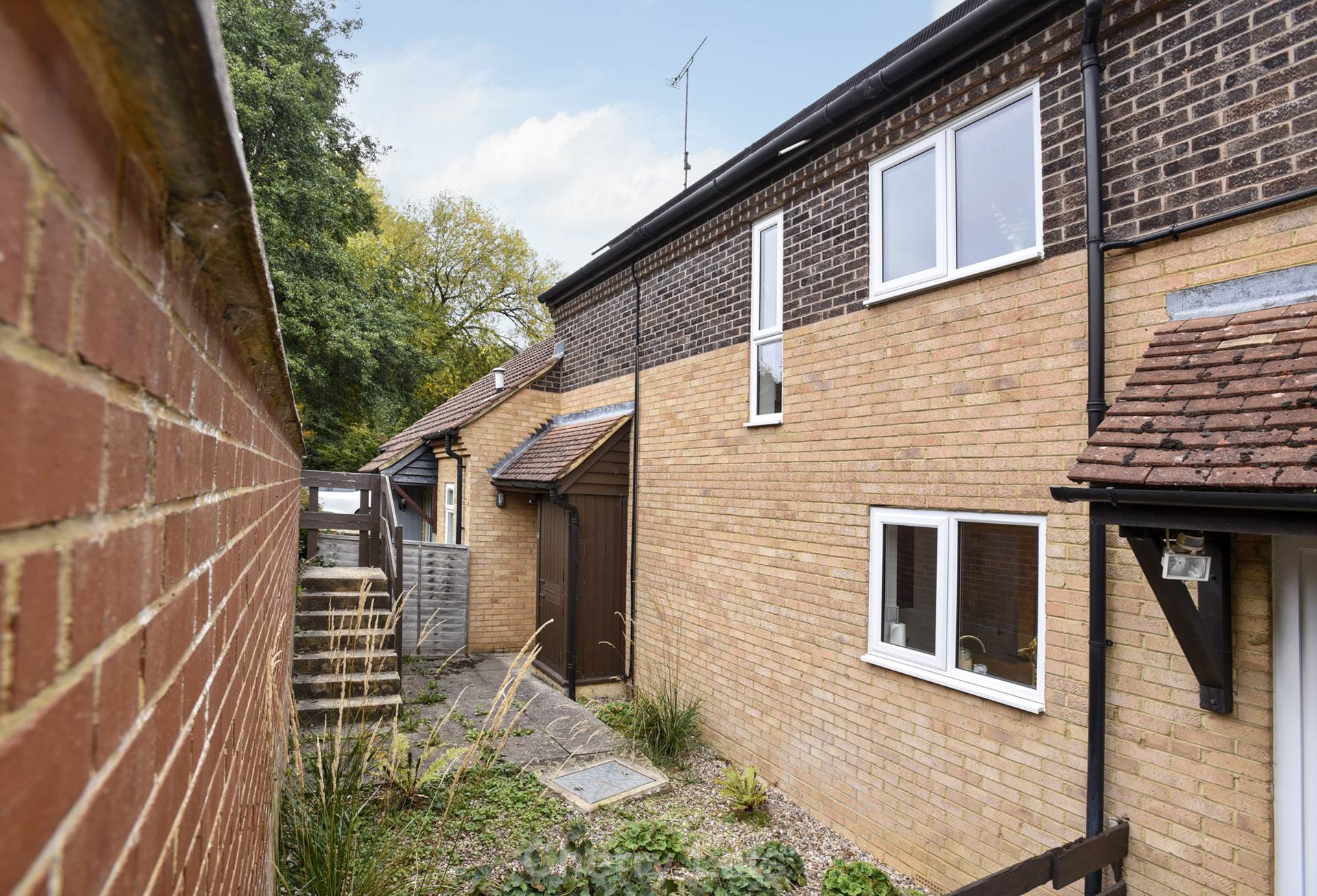 2 bed terraced house to rent in The Camellias, Banbury, OX16  - Property Image 12