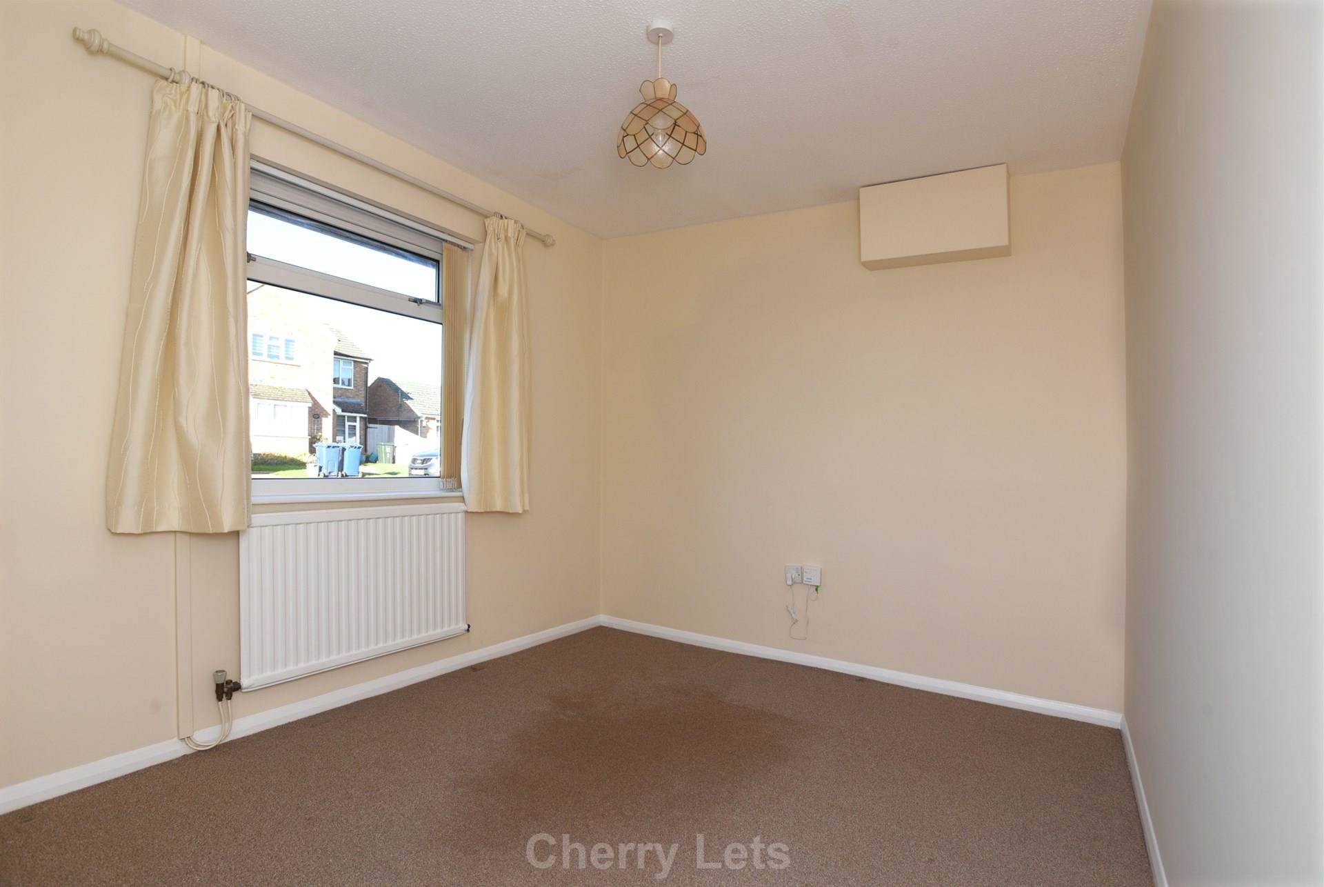 2 bed semi-detached bungalow to rent in Cedar Close, Banbury  - Property Image 8