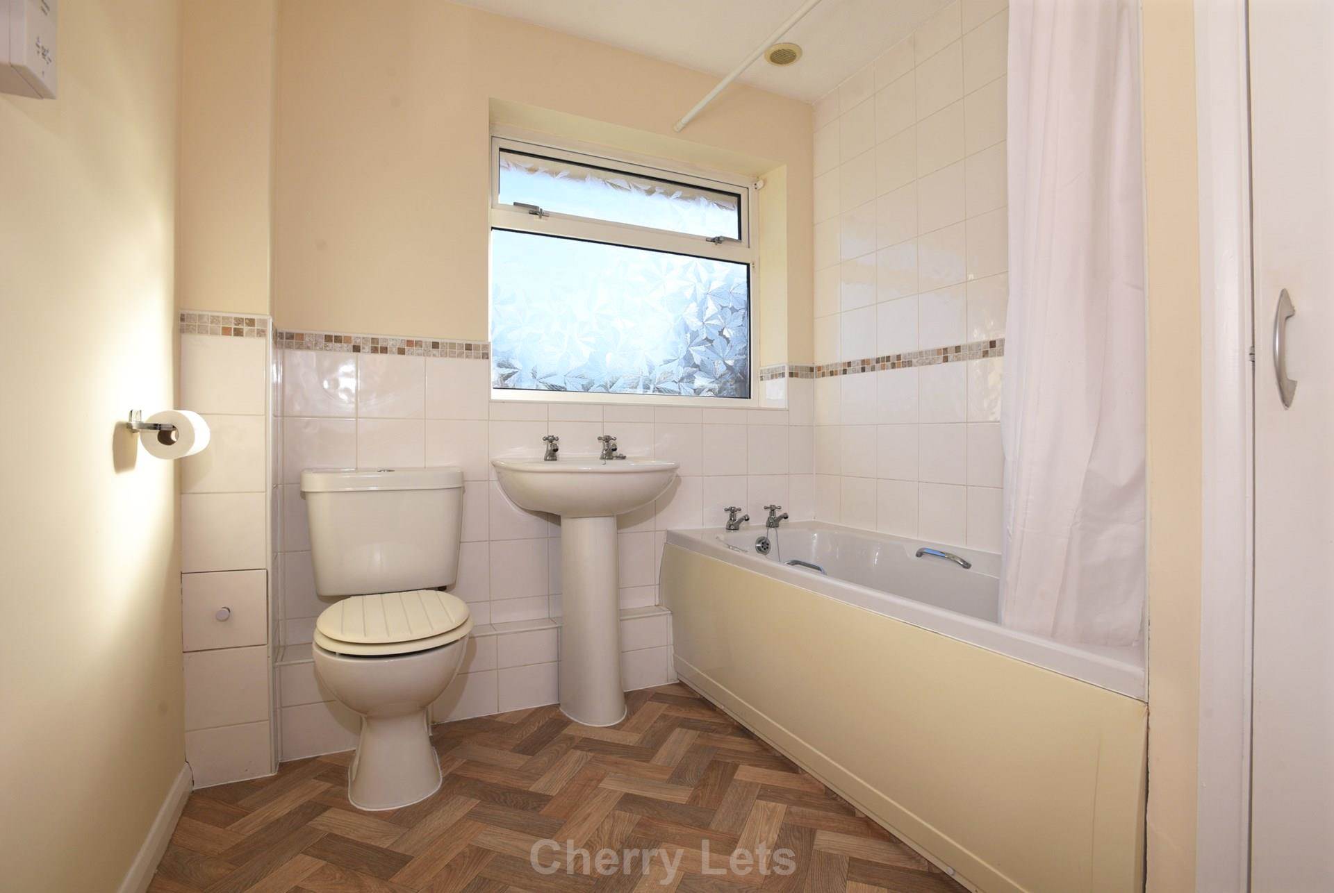 2 bed semi-detached bungalow to rent in Cedar Close, Banbury  - Property Image 9