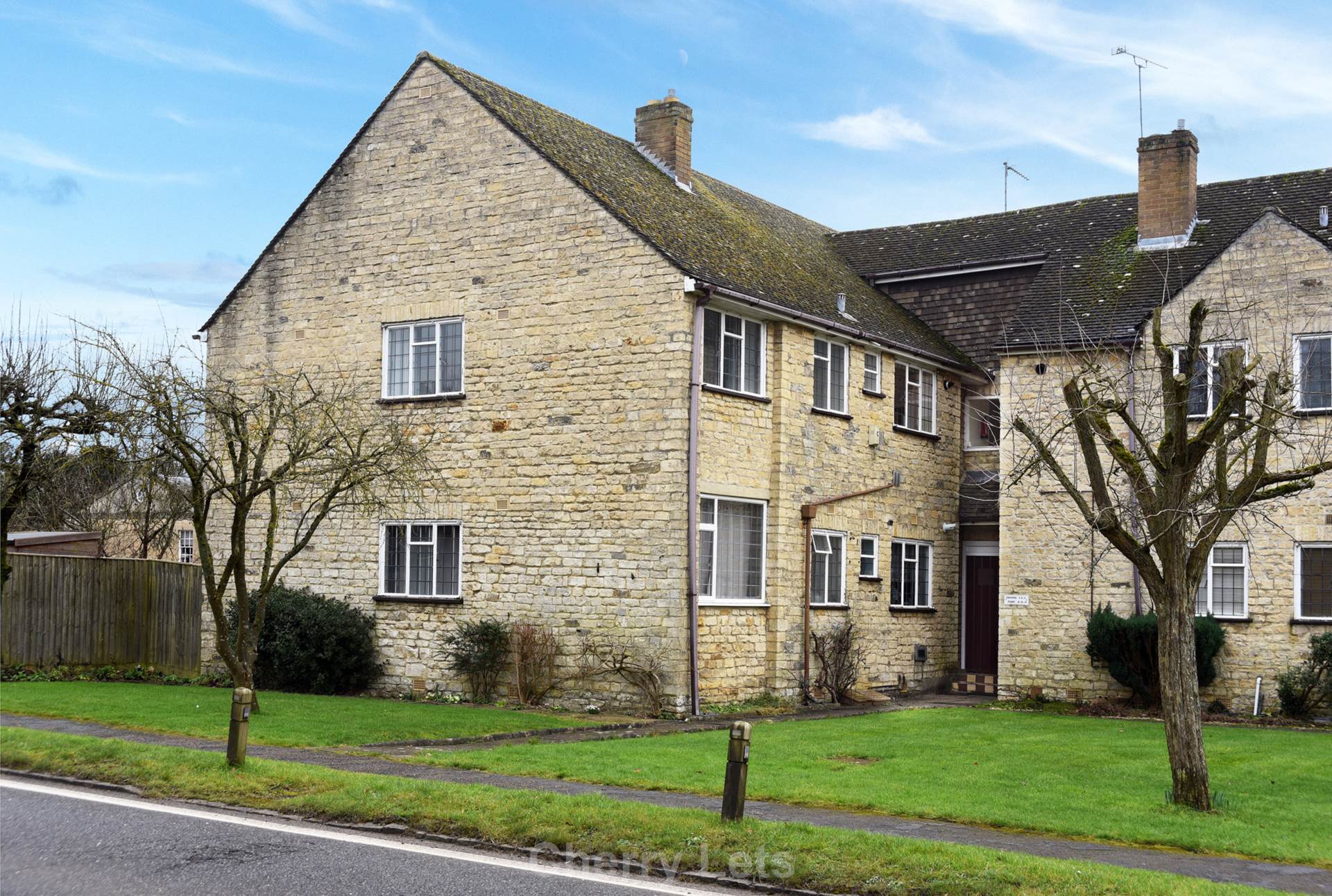 2 bed flat to rent in Aynho Court. Croughton Road, Banbury  - Property Image 1