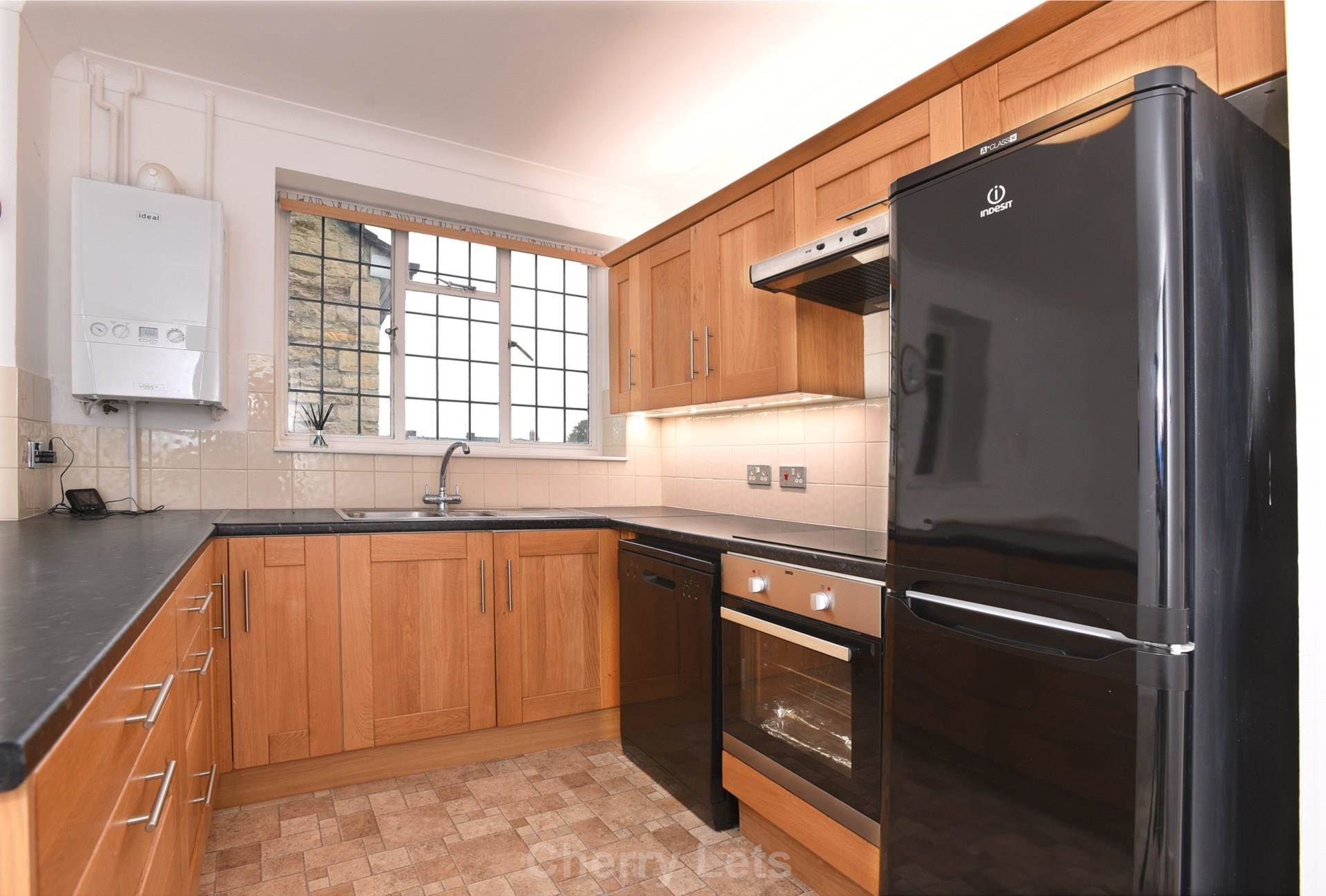 2 bed flat to rent in Aynho Court. Croughton Road, Banbury  - Property Image 3