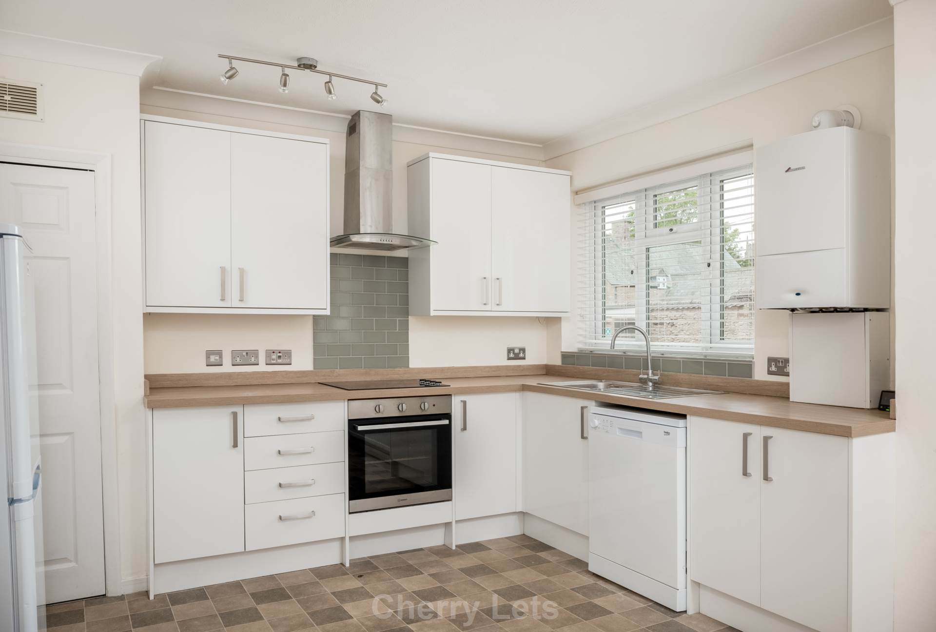 2 bed flat to rent in Aynho Court. Croughton Road, Banbury  - Property Image 2
